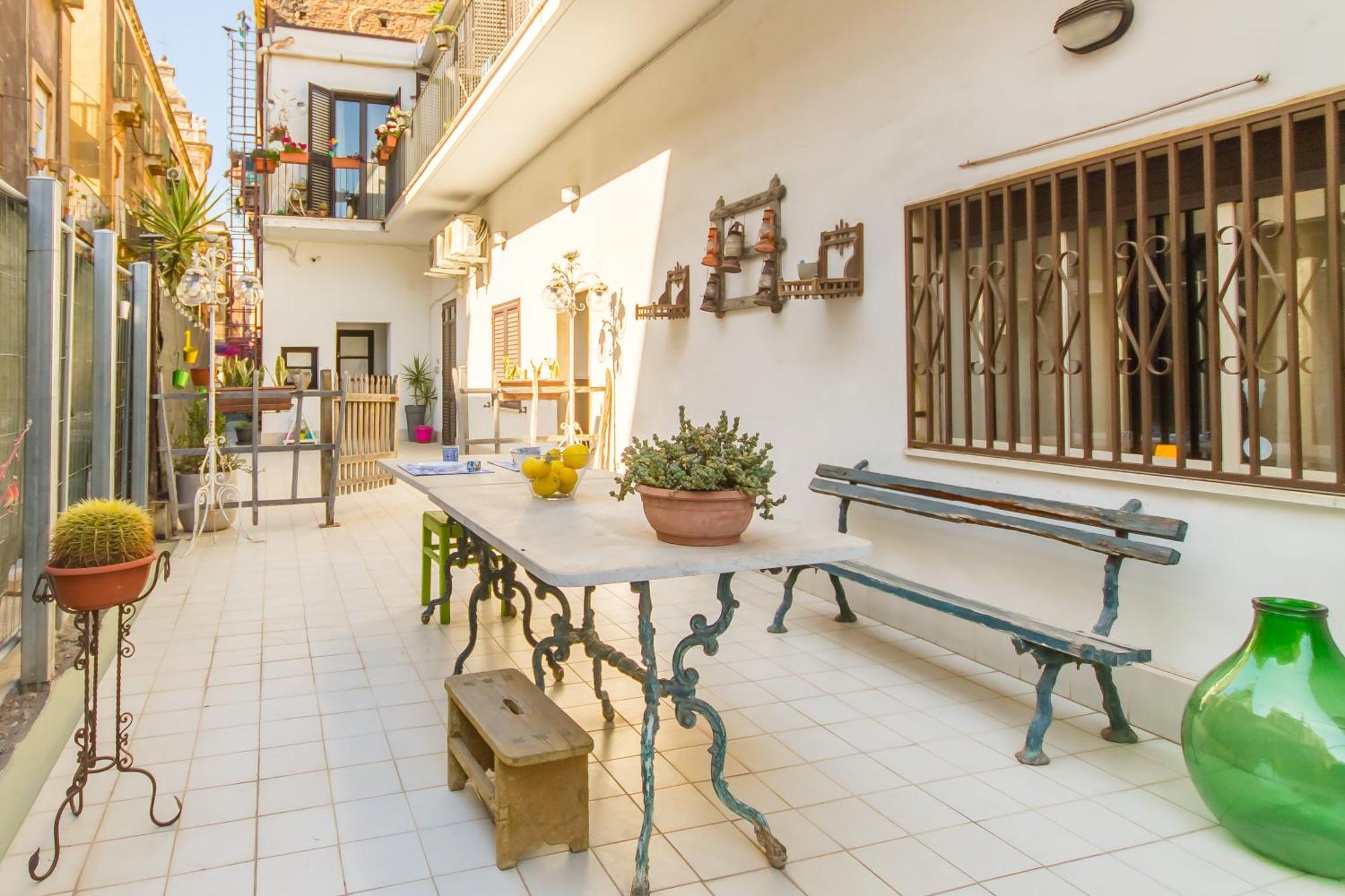 Arte House In The Historical Catania - Happy Rentals Exteriér fotografie
